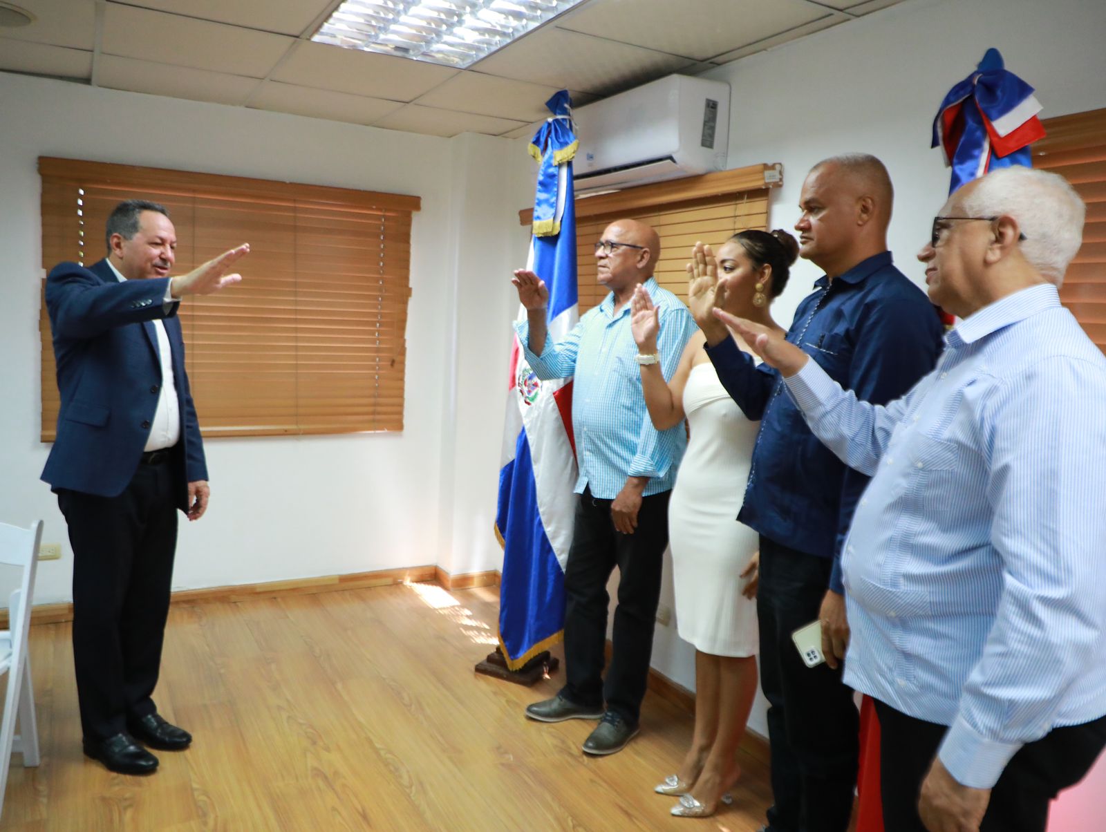 Director Promipyme juramenta miembros Comité Consultivo circunscripción #3